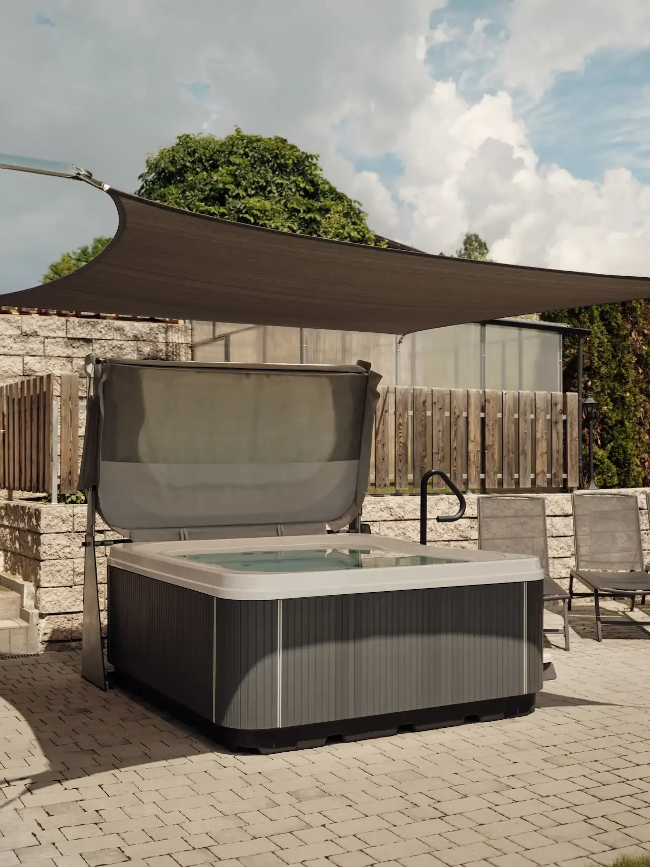 Whirlpool im Winter - Ferienwohnung Meransen Südtirol