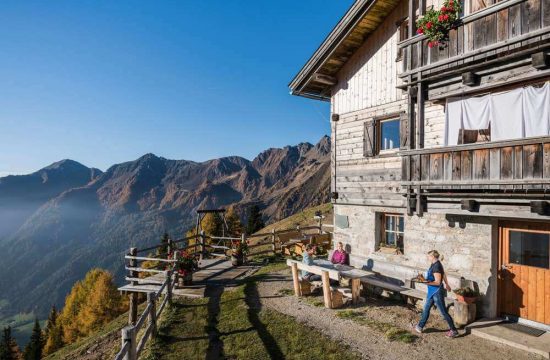 Autumn hiking holidays in the mountains of Maranza